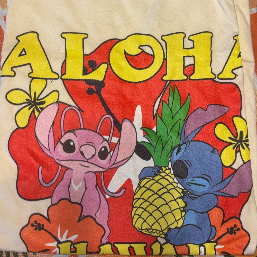 Disney Juniors L Aloha Stitch Tee